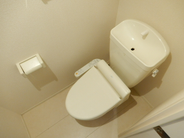 クロユリのトイレ