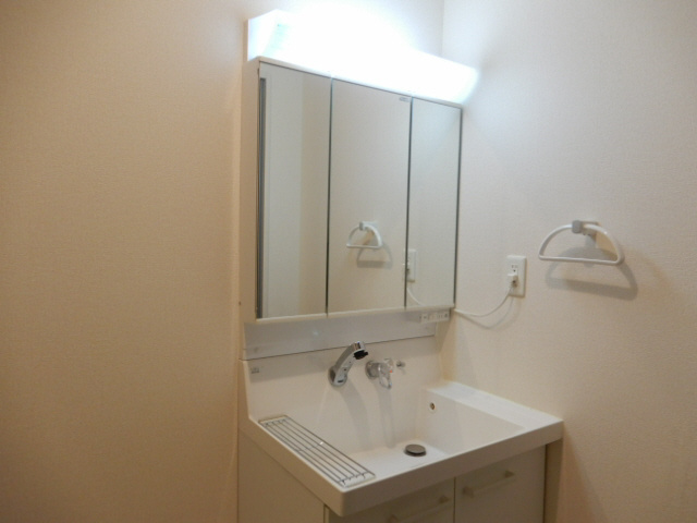 クロユリの洗面所