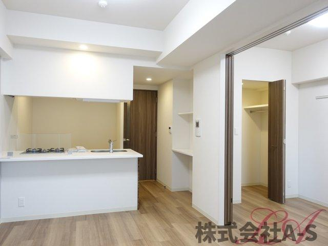 プレサンス丸の内アドブルの居間・リビング|同間取り画像使用
実際のお部屋と色などが異なる場合がございます。