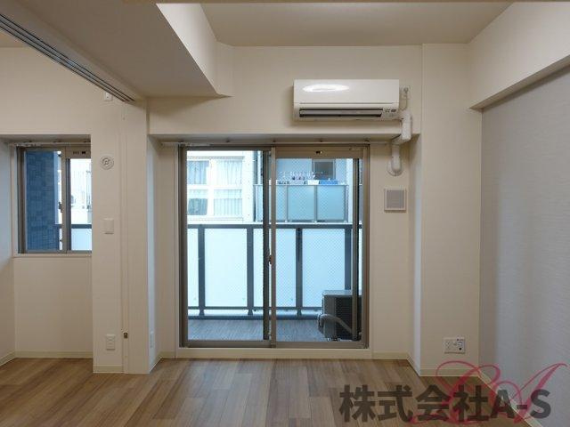 プレサンス丸の内アドブルの居間・リビング|同間取り画像使用
実際のお部屋と色などが異なる場合がございます。