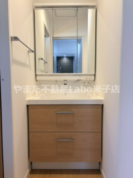米子市河岡中古戸建の独立洗面台