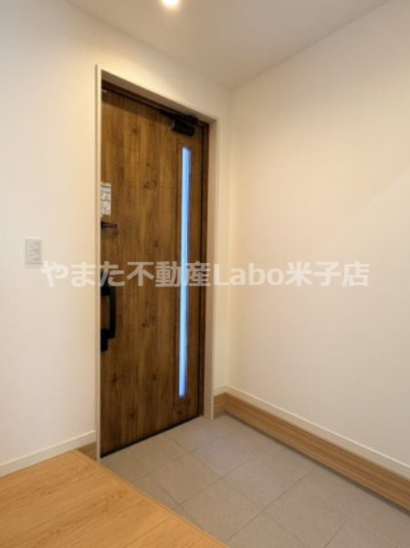米子市河岡中古戸建の玄関