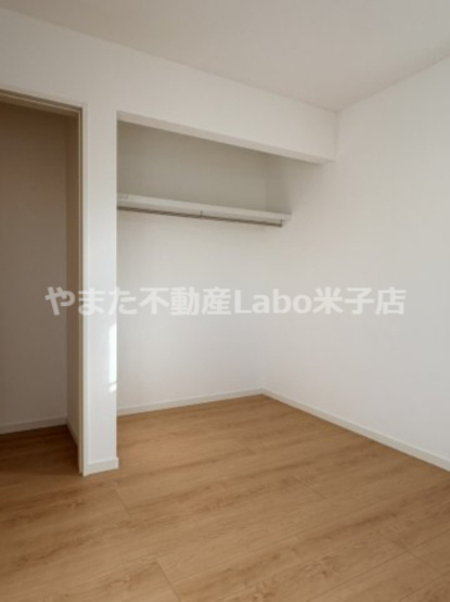 【洋室】 | 米子市河岡中古戸建