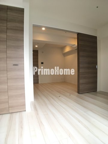 レジディア大手町北の洋室