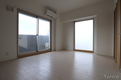 【居間・リビング】 | SPAZIO METALLO(スパジオ・メタロ) | ゆったり過ごせる居間です