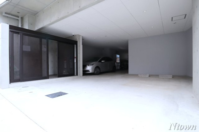 【駐車場】 | SPAZIO METALLO(スパジオ・メタロ) | 車をお持ちの方に嬉しい駐車場付きの物件です