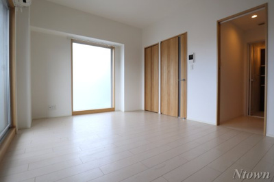 【居間・リビング】 | SPAZIO METALLO(スパジオ・メタロ) | ゆったり過ごせる居間です