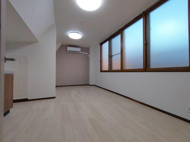 オーク西武柳沢の居間・リビング