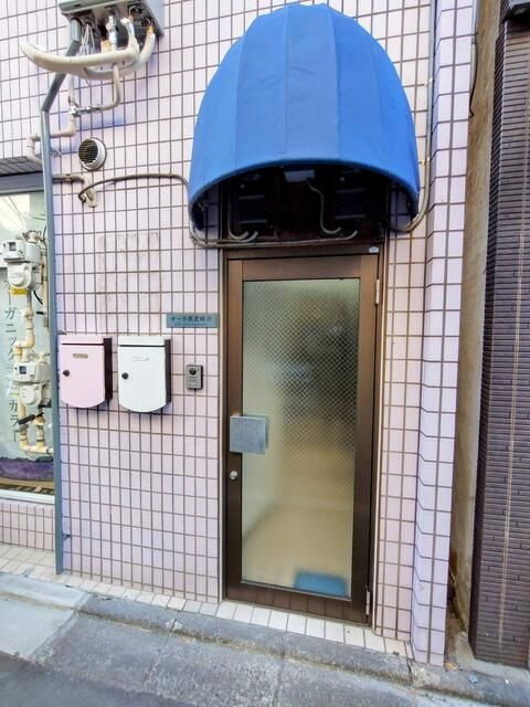 オーク西武柳沢の玄関