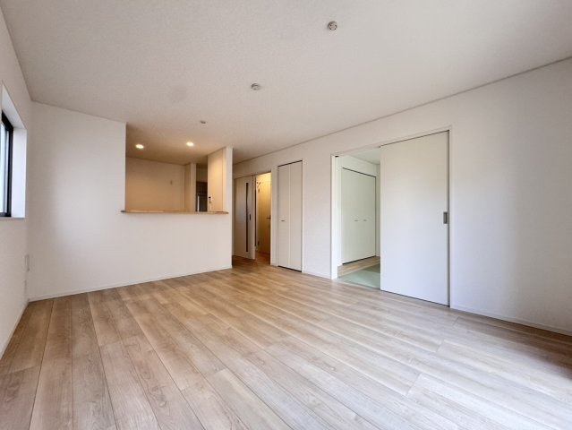 【佐糠町第8　全5棟／3号棟】　新築建売住宅の居間・リビング