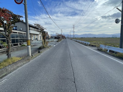 【前面道路含む現地写真】 | 寒河江市西根長面　倉庫・作業場