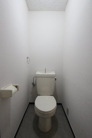 メゾンルミエールのトイレ|参考写真です。現況優先。