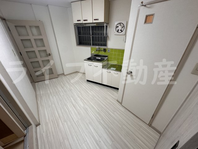 玉造クローバーハイツ　仲介手数料無料の居間・リビング|居間です