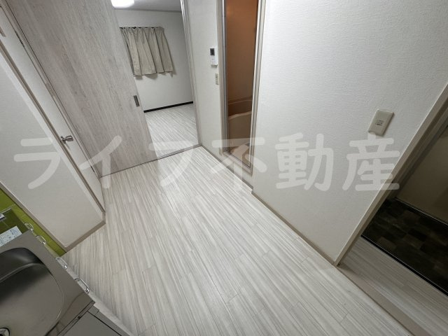 玉造クローバーハイツ　仲介手数料無料の居間・リビング|ゆったりとしたリビングです