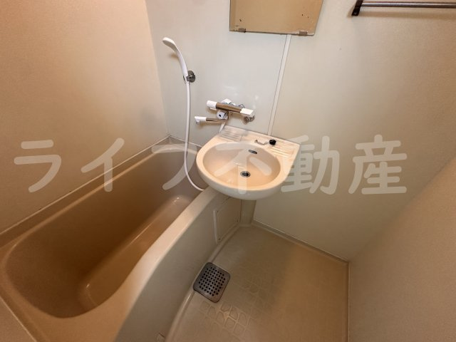 玉造クローバーハイツ　仲介手数料無料の浴室|落ち着いた空間のお風呂です