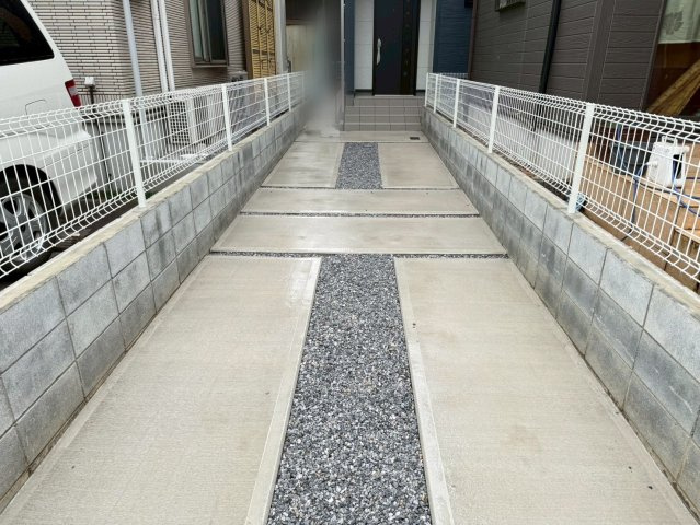 川口市戸塚鋏町1期　新築一戸建て　1号棟の駐車場|車をお持ちの方に嬉しい駐車場付きの物件です