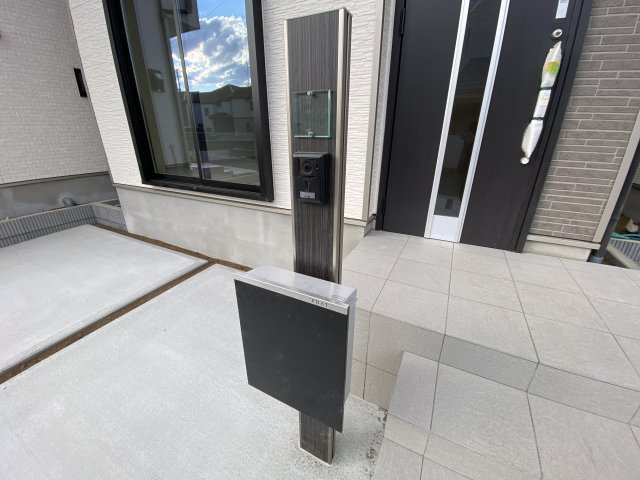新座市石神6期の玄関