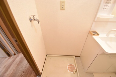 【内装】 | ユイマール ガーデン D棟 | 室内洗濯機置場