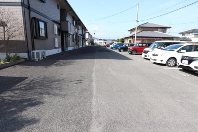 【駐車場】 | ユイマール ガーデン D棟 | 駐車場