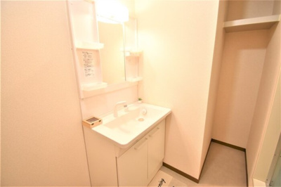 【洗面所】 | ユイマール ガーデン D棟 | 洗髪洗面化粧台