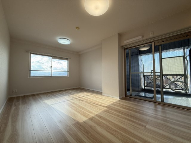 シビルタワーエンブレムの居間・リビング|家族が集まりやすいリビングスペース