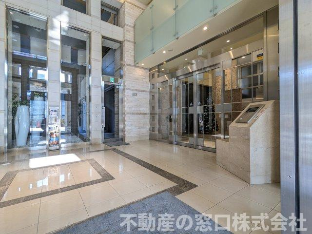 【エントランス】 | ウェルリバービュー天神 | 綺羅びやかなエントランスホールが高級感を演出しています♪　オートロック付きで防犯面も安心です♪