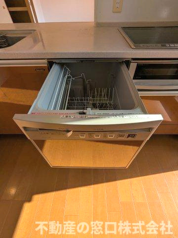 【キッチン】 | ウェルリバービュー天神 | キッチンには家事を楽にしてくれる食器洗浄乾燥機付き♪　面倒な洗い物も楽ちんです♪