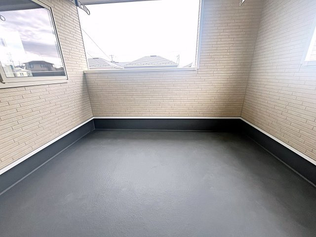新築戸建・新築建売　二本松市油井第5　油井小・安達中のバルコニー|インナーバルコニーなので急な天候不良でも安心です！