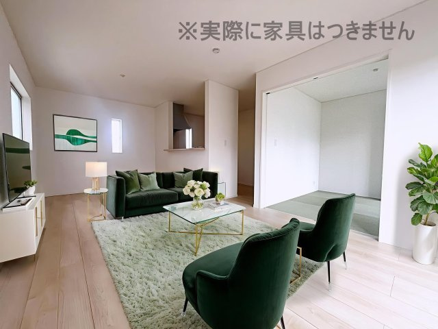 新築戸建・新築建売　二本松市油井第5　油井小・安達中の居間・リビング|画像はバーチャルホームステージングの加工による演出で、実際の家具は付きません。