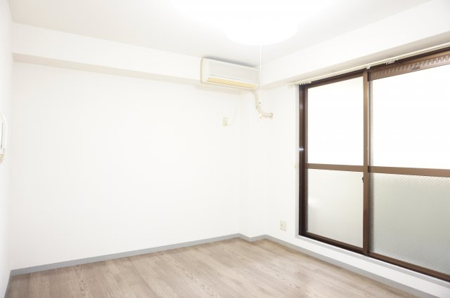 【洋室】 | メゾン阪本