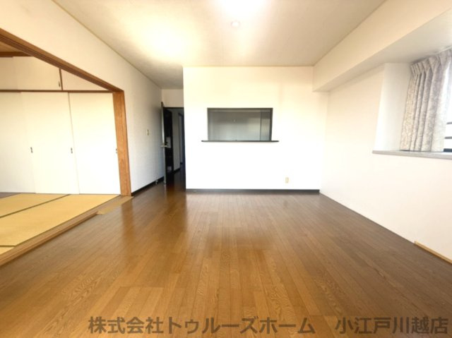 【居間・リビング】の画像