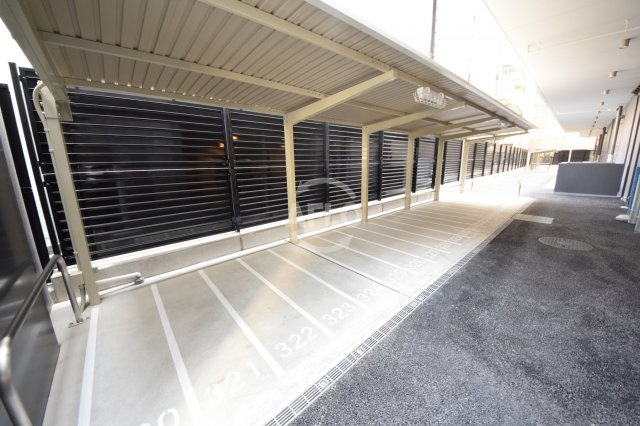 ローレルタワー御堂筋本町のその他共用部分|ローレルタワー御堂筋本町　バイク置き場