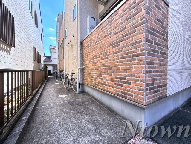 【エントランス】 | ヴィラ・トゥルヌソル | 建物の内部です