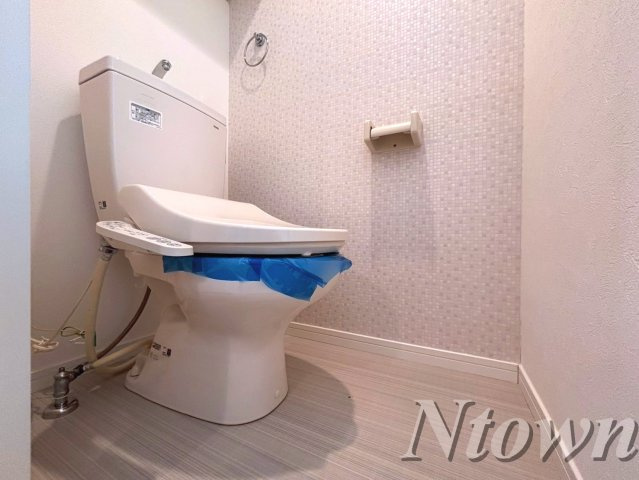 【トイレ】 | ヴィラ・トゥルヌソル | 落ち着いた色調のトイレです