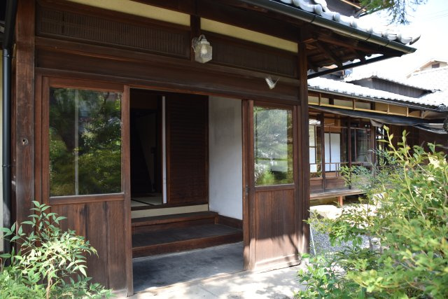 岡崎シェアハウス 一人では届かない贅沢を、分かち合う暮らしのエントランス|歴史ある建物で新生活を始めましょう