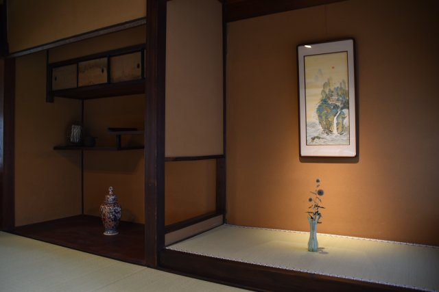 岡崎シェアハウス 一人では届かない贅沢を、分かち合う暮らしの和室|季節ごとにみんなで設えるのも楽しい