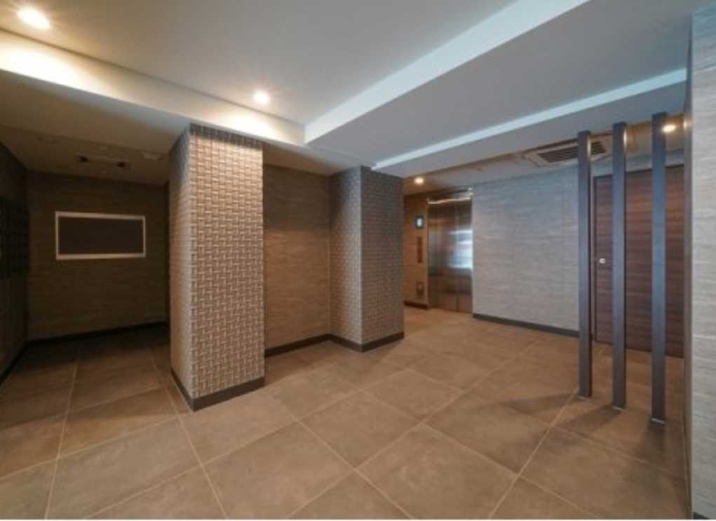 エトワール駒沢大学　築浅　眺望良好　駒沢公園徒歩圏内のロビー