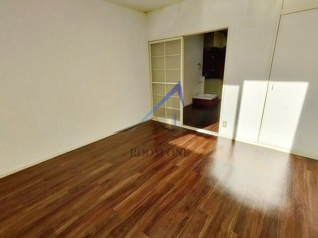 タウンハウスツクモの居間・リビング|洋室のお部屋です。