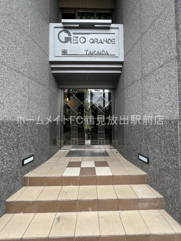 東大阪市川俣１丁目の賃貸マンションのエントランス