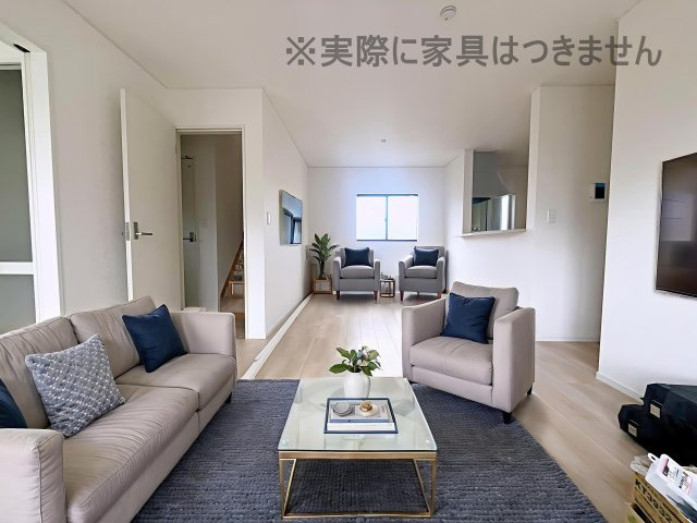 新築戸建・新築建売　二本松市油井第5　油井小・安達中の居間・リビング|画像はバーチャルホームステージングの加工による演出で、実際の家具は付きません。