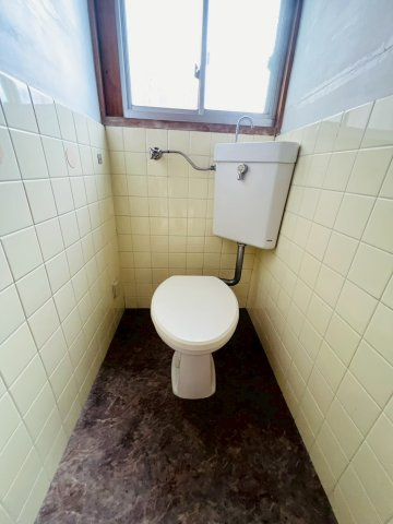 禅昌寺町１丁目戸建のトイレ