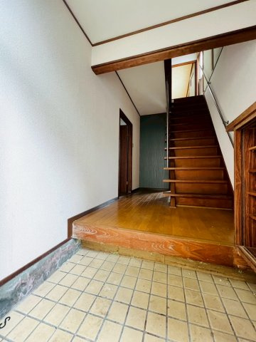 禅昌寺町１丁目戸建の玄関