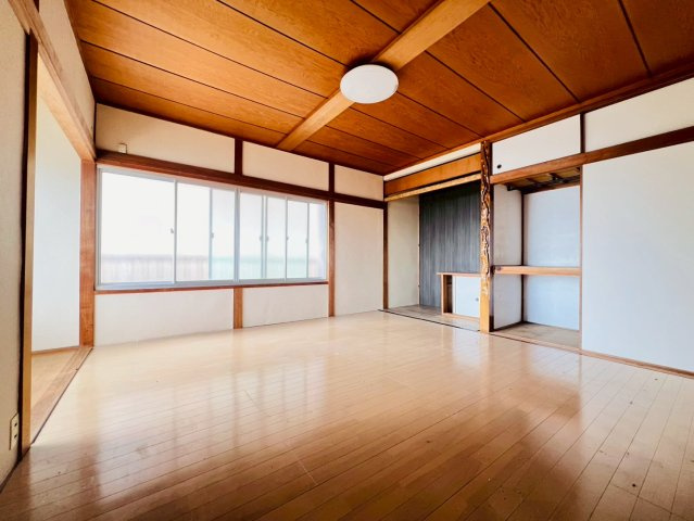 禅昌寺町１丁目戸建の居間・リビング