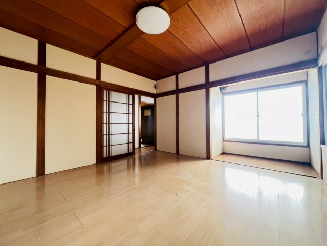 禅昌寺町１丁目戸建の居間・リビング