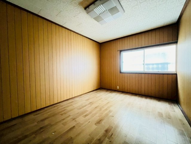 禅昌寺町１丁目戸建の居間・リビング