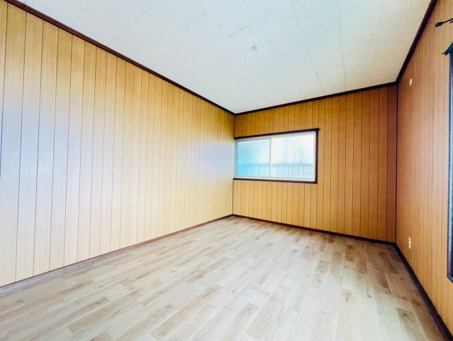 禅昌寺町１丁目戸建の居間・リビング