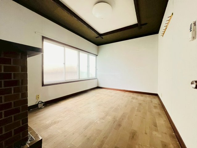 禅昌寺町１丁目戸建の居間・リビング