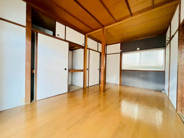 禅昌寺町１丁目戸建の居間・リビング