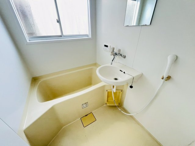 禅昌寺町１丁目戸建の浴室