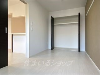 広島市安佐北区深川５丁目のアパートの寝室